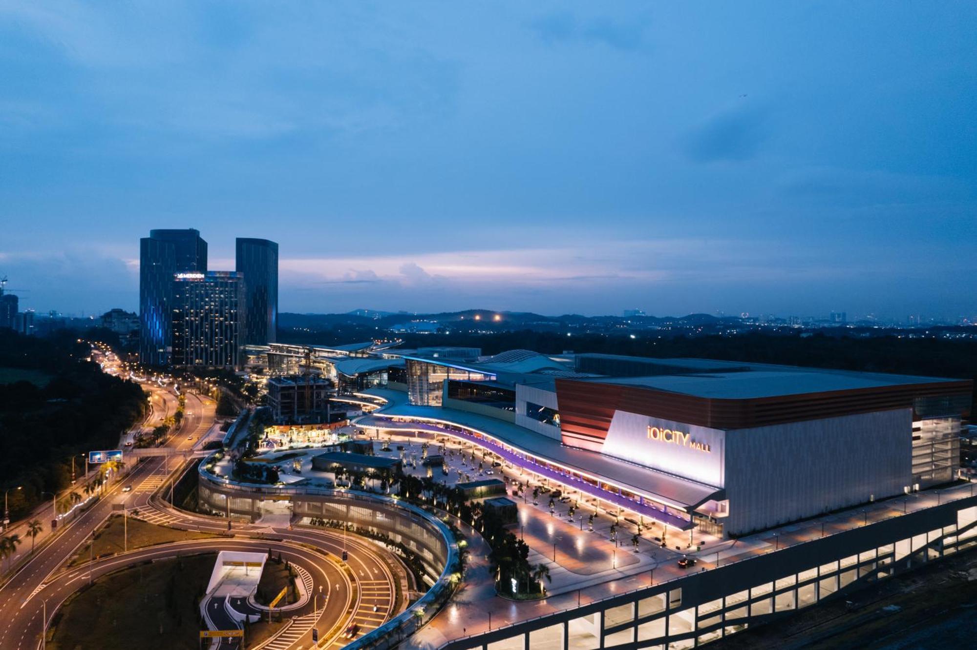 Moxy Putrajaya Hotel Exterior foto