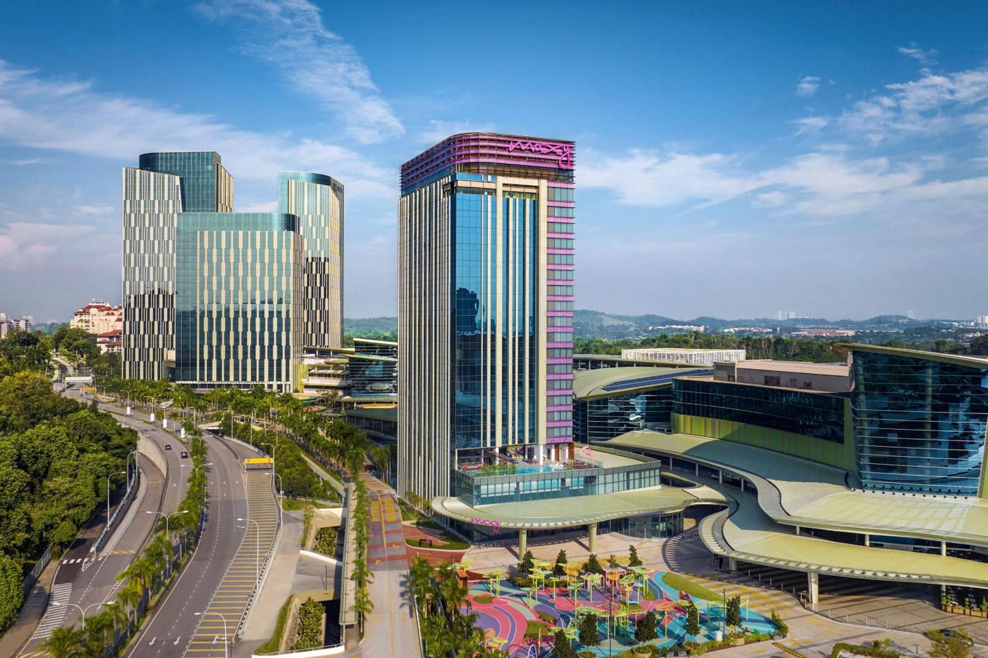 Moxy Putrajaya Hotel Exterior foto